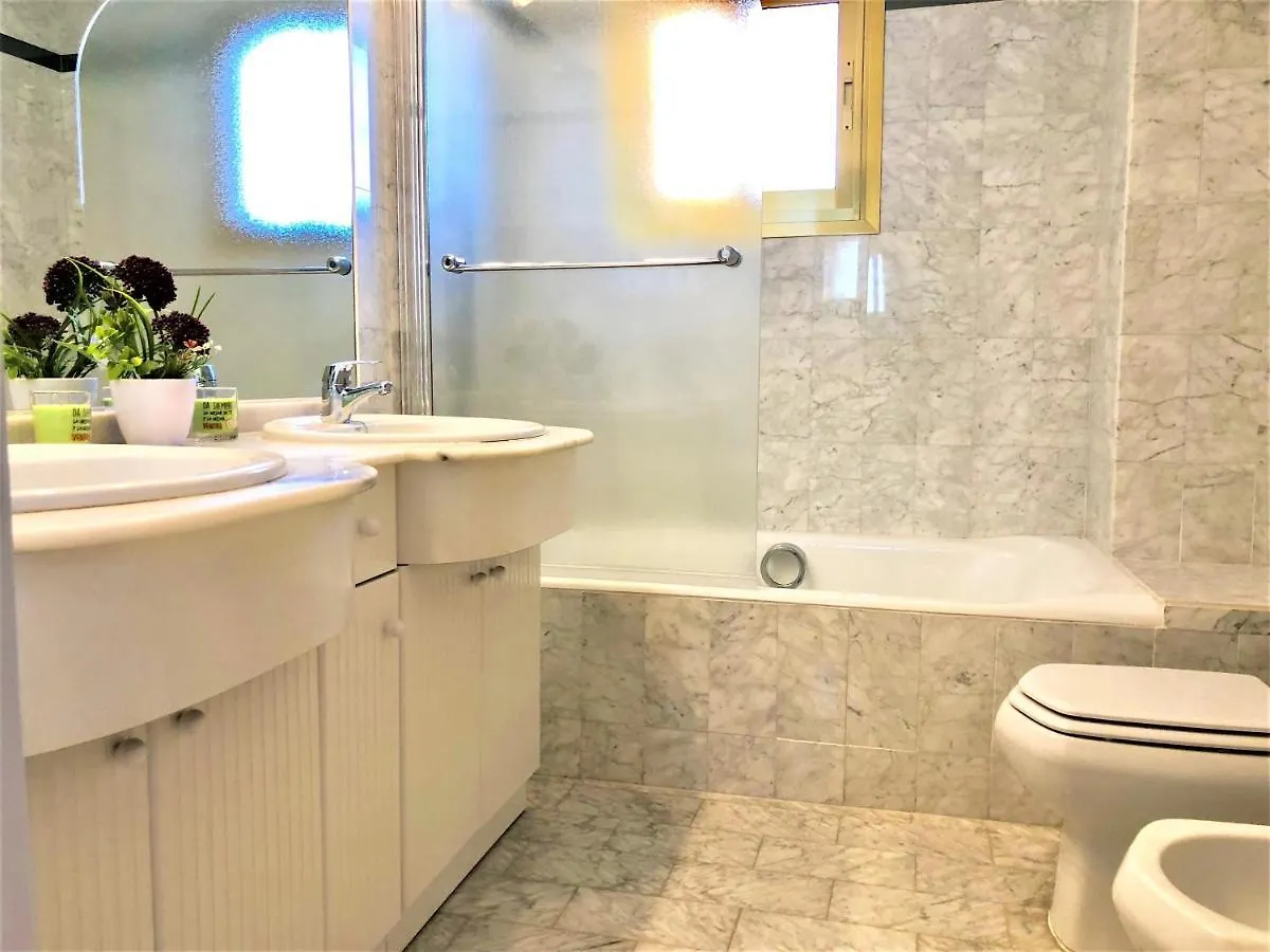 Apartamento Frente a la playa Fuengirola Doña Sofia E